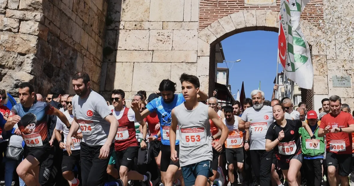Bursa Osmangazi’de spor ile tarihi buluşturan koşu